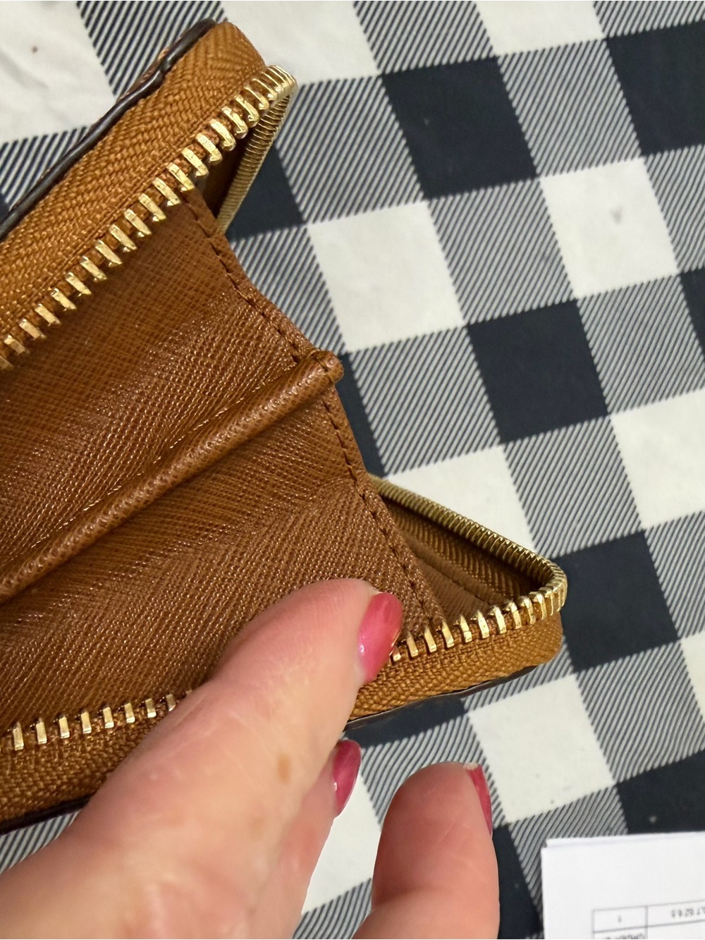 Michael Kors Saffiano Wallet in Caramel Brown with Gold Hardware - Picture 4 of 10